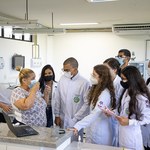 Aula de Enfermagem usa simulação realística para detectar infecções na pele