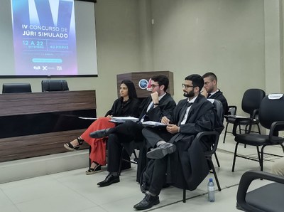 Equipe da FDA vencedora da competição do Júri Simulado