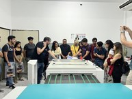 Estudantes de jornalismo da Ufal conhecem a editora e o parque gráfico da Imprensa Oficial (Foto - Fabiana Santos)