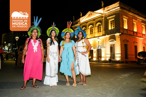 Mulheres indígenas encantam público com músicas tradicionais no Femupe