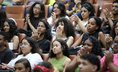 Novos estudantes foram recepcionados na aula inagural