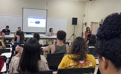 A coordenadora de Pesquisa da Propep, Magna Suzana, durante palestra no Caic (Foto - Deriky Pereira)