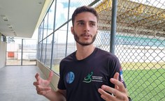 Rubens Vasco Marinho é um dos estudantes-pesquisadores que recebe as pessoas que se inscrevem para o diagnóstico