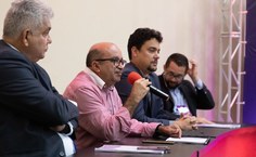 Pró-reitor de Graduação,Amauri Barbosa, fala aos estudantes