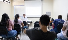 Professor Dalmo com os alunos da disciplina Genética Forense