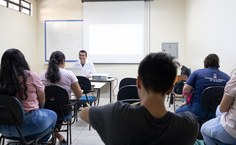 Professor Dalmo com os alunos da disciplina Genética Forense