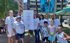 Participantes do projeto na orla (Divulgação)