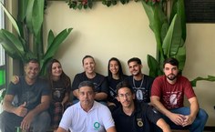 Equipe do curso de Engenharia Florestal que recebeu os estudantes