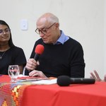 Suplicy emociona universidade em debate sobre renda básica universal