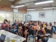 Mayara durante defesa do trabalho final da graduação em Arquitetura na Ufal