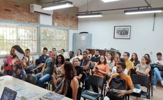 Mayara durante defesa do trabalho final da graduação em Arquitetura na Ufal