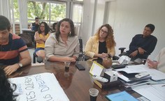 Professora Naomi e Joice em reunião no GR