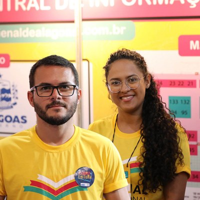 Os monitores Eduardo Lins e Yasmin Costa | nothing