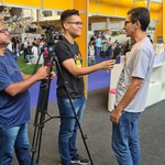 Estudantes de Jornalismo participam do projeto Bienal no Ar