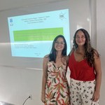 Família aluga van para assistir à defesa de TCC da aluna Vitória Rocha
