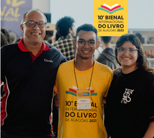 Monitor acompanha escola que estudou durante o ensino médio e se emociona