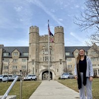 Doutoranda pesquisa manejo do pirarucu, maior peixe de escamas do mundo