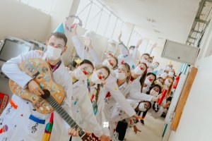 Sorriso de Plantão exibe sua trajetória em documentário especial no HU