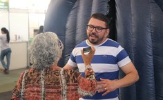 Professor Jhonatan apresenta o programa Caminhos da Ciência