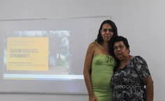 Diana Justino e sua mãe no dia da apresentação do TCC na Ufal