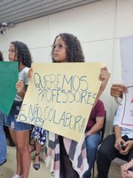 Curso de Dança realiza manifesto durante reunião do Consuni