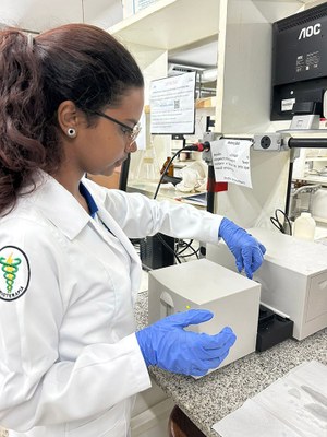 Sarah Helena cursa o 9º período de Fisioterapia na Unesp