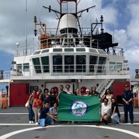 Alunos da Ufal Penedo fazem visita a navio oceanográfico da Marinha