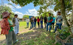 Estudantes de Agronomia participam de visita técnica ao assentamento Flor do Bosque