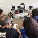Estudantes de Letras participam de oficina com a jornalista Patrícia Travassos