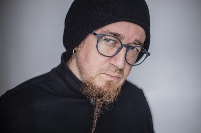 Adriano Arantos, é fotógrafo pós-graduado da primeira turma de Práticas Culturais Populares pelo Museu Theó Brandão