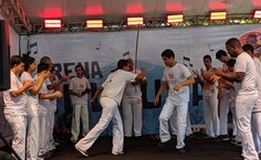 Apresentação de capoeira na Sinpete 2025