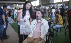 Maria Flor e seu pai, Izael Martins