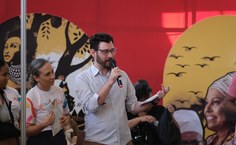 Professora Manuela Neves, integrante da equipe que ministrou oficinas, e Daniel Aubert, responsável pelo projeto gráfico e diagramação do livro