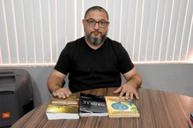 Com mestrado e doutorado na instituição, Vitor Gomes articula vivência profissional e ciência para romper ciclos de invisibilidade