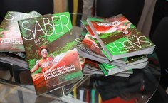 A Assessoria de Comunicação da Ufal também participou dos lançamentos da primeira noite da Edufal com a nova edição da Revista Saber Ufal