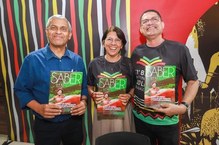 A Assessoria de Comunicação da Ufal também participou dos lançamentos da primeira noite da Edufal com a nova edição da Revista Saber Ufal