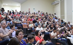 Auditório lotado para a premiação 2025 da OAM