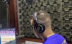 Alex Alves tem baixa visão e é consultor em audiodescrição