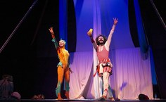 Cena do espetáculo Mar de Soluções