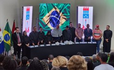 Mesa de honra da solenidade