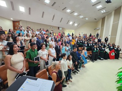 Auditório da Reitoria da Ufal com familiares, amigos e novos profissionais cheios de esperança e sonho realizado Auditório da Reitoria da Ufal com familiares, amigos e novos profissionais cheios de esperança e sonho realizado