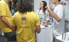 Apresentação do projeto durante a Feira Brasileira de Ciência e Engenharia na USP