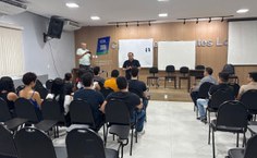 Estudantes de Administração do Campus Arapiraca durante atividade na CDL