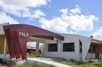 Faculdade de Letras realiza evento para promover escritores alagoanos