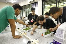 Estudantes e professores participam de curso de atualização na área de Biologia
