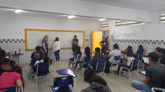 Sala de aula da Escola Estadual Professor Theonilo Gama, local que recebeu as atividades do projeto em 2025
