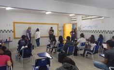 Sala de aula da Escola Estadual Professor Theonilo Gama, local que recebeu as atividades do projeto em 2025