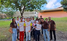 Turma de estudantes conheceu a Biblioteca Central