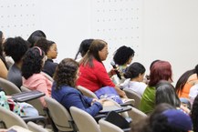 Simpósio reuniu estudantes, pesquisadores e psicólogos para refletir sobre desafios e possibilidades das infâncias plurais