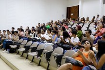 Simpósio reuniu estudantes, pesquisadores e psicólogos para refletir sobre desafios e possibilidades das infâncias plurais
